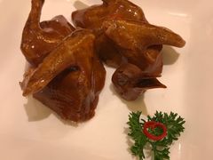 玻璃烧乳鸽-利苑酒家(合景国际金融广场店)