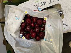 -上海龙吴水胜海发市场