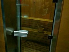 -跃动游泳健身俱乐部(新华传媒店)