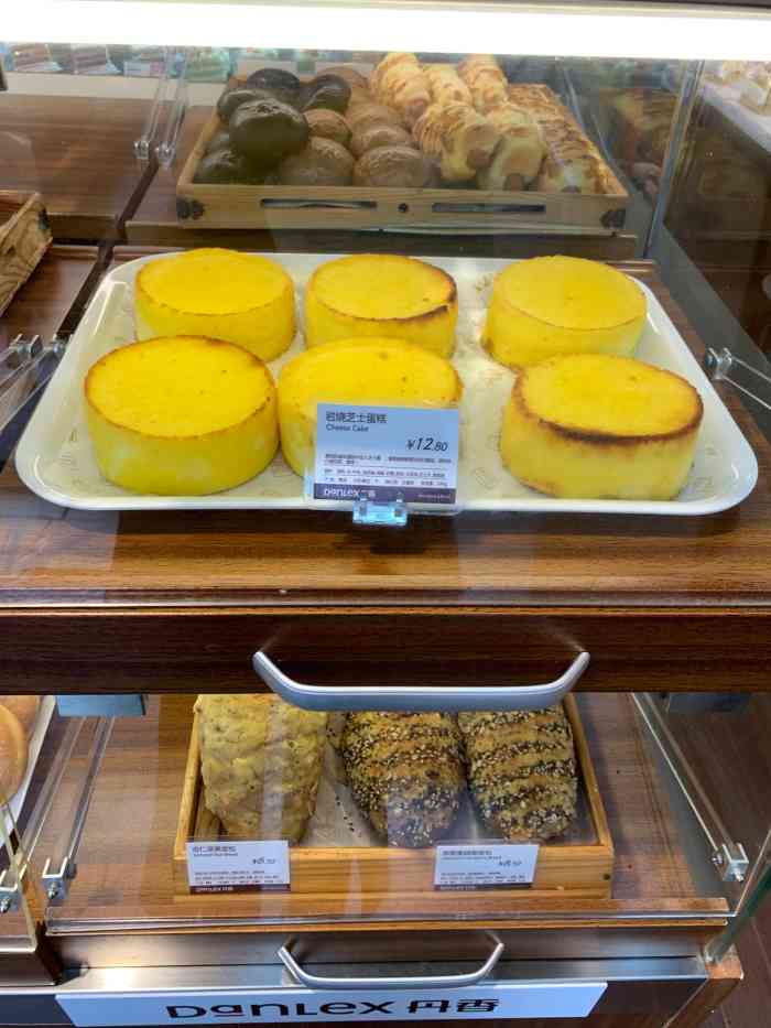 丹香(西韩店)-"遍布全青岛的本土蛋糕店,其实味道还算不错.