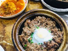 窝蛋牛肉煲仔饭-红星光发煲仔饭(文海店)
