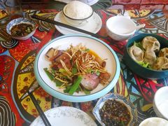 折耳根炒腊肉-弘烨 贵州酸汤 鱼火锅(东财店)