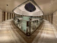 -上海滴水湖皇冠假日酒店