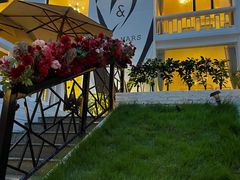 -Mark&Mars Restaurant