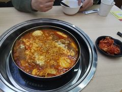 -三清洞摩西韩式年糕火锅(威高广场店)