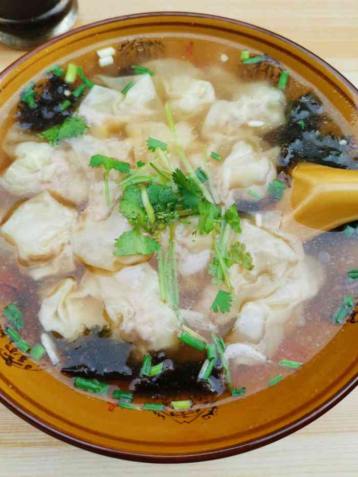 安庆特色馄饨包子米线-"老板太热情了,就像店里的重庆小面,一碗5.