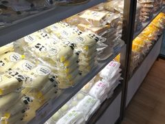 面包甜点陈列柜-一鸣真鲜奶吧(温州南站店)