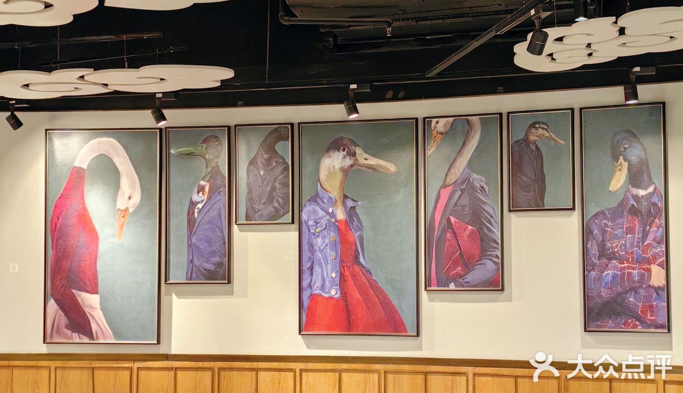 来这家餐厅一定要点这个烤鸭