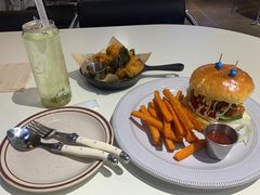 泰式罗勒鸡排汉堡-1/2half西餐(中大国际店)