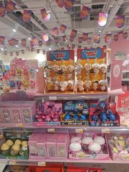 -嗨本可潮玩仓(大兴大悦春风里店)