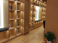 -漕河泾街道图书馆(漕河泾社区文化活动中心店)