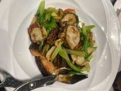 羊肚菌炒大连鲜鲍鱼-北京泰富酒店-柏景轩中餐厅