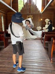 -现代经典婚纱摄影