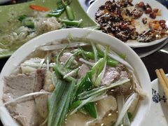 -金卯白肉罩火烧