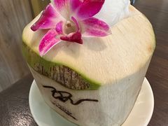 -Chom Cafe and Restaurant