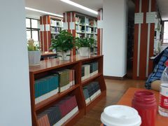 -上海市静安区图书馆(新闸路馆)