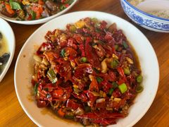 土干辣椒炒肉-瑶河山里菜