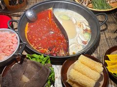 番茄辣锅鸳鸯锅-冯校长老火锅(深圳总店)
