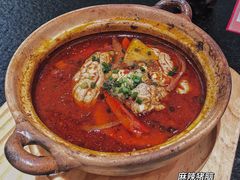 -何妹湿辣牛肉·粤式烧烤砂煲(桂雅路店)