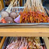 鲜牛肉🥩大腰片🍢看着火车吃着串串儿[调皮]