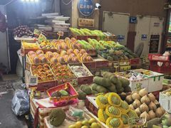 -三亚新鸿港水果一级批发市场