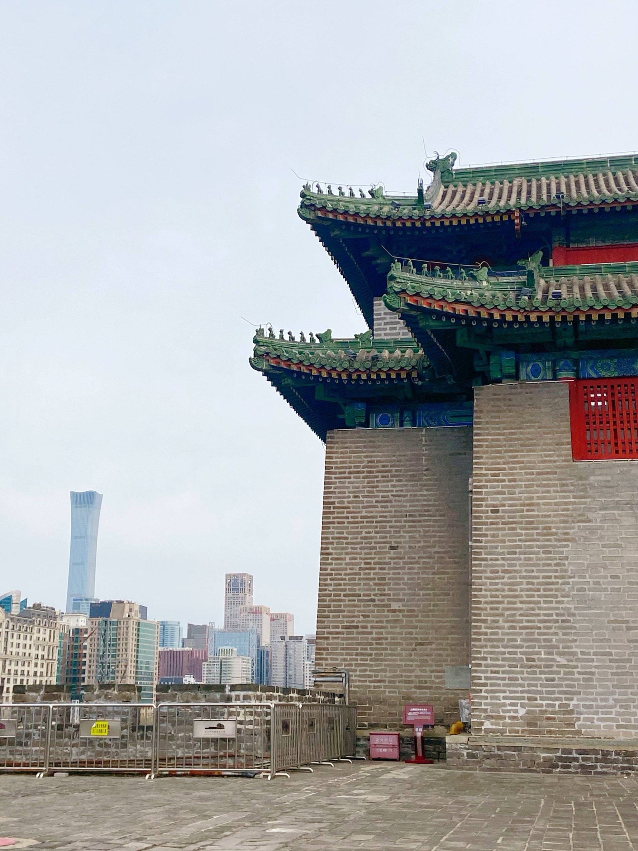 北京东城区崇文门东大街9号
9910r一张可以现场购买
99明城墙