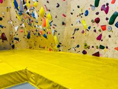 -问山MountQuest攀岩馆