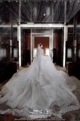 -艾米丽婚纱礼服