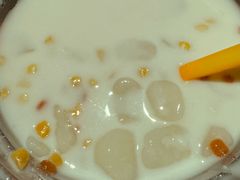 门口的冰汤圆-渝味黄姐火锅(黄泥村店)