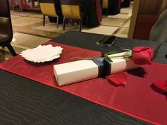 -大中华希尔顿酒店-念自助餐·嗨啤·小龙虾