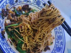 -渝之汇牛肉豌杂面