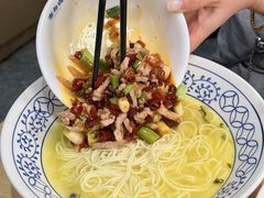 -李与白包子铺(桐梓林店)