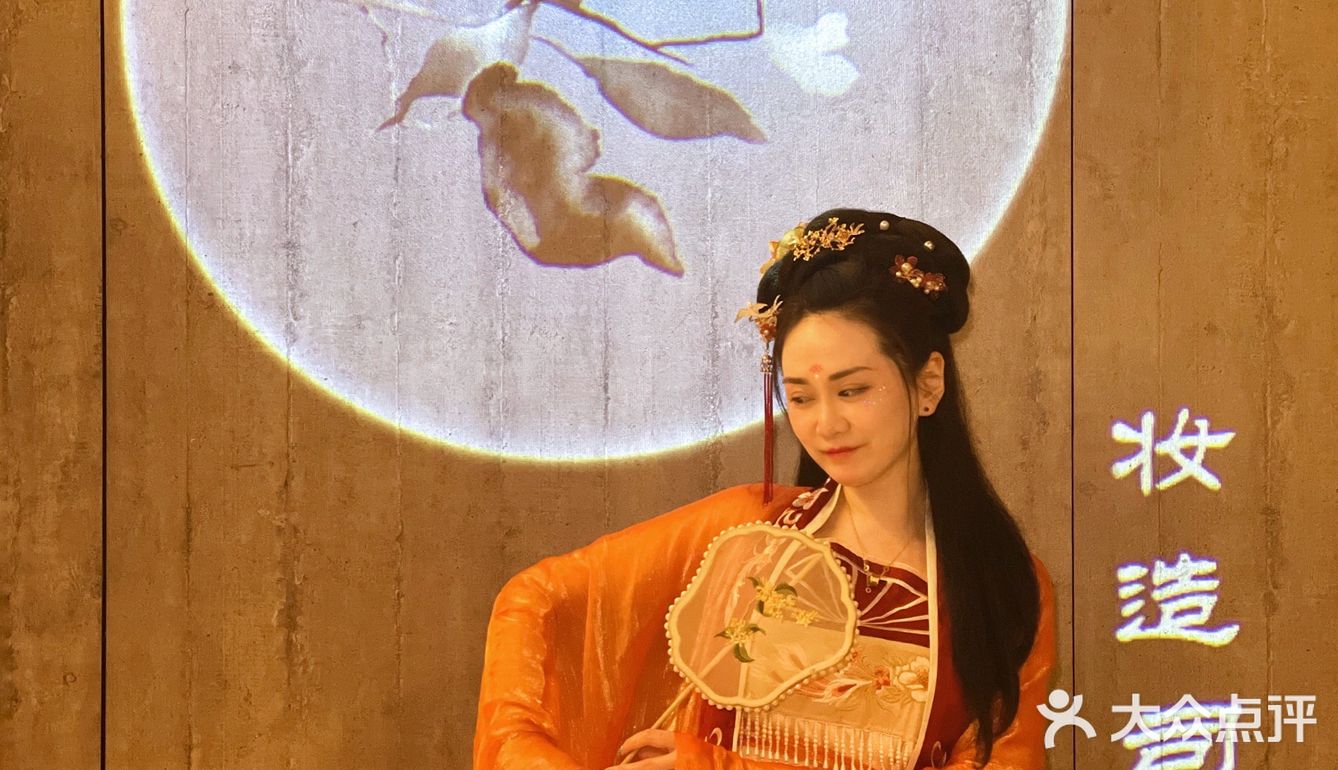 吃个饭，我去了趟明、唐、宋、汉四朝……