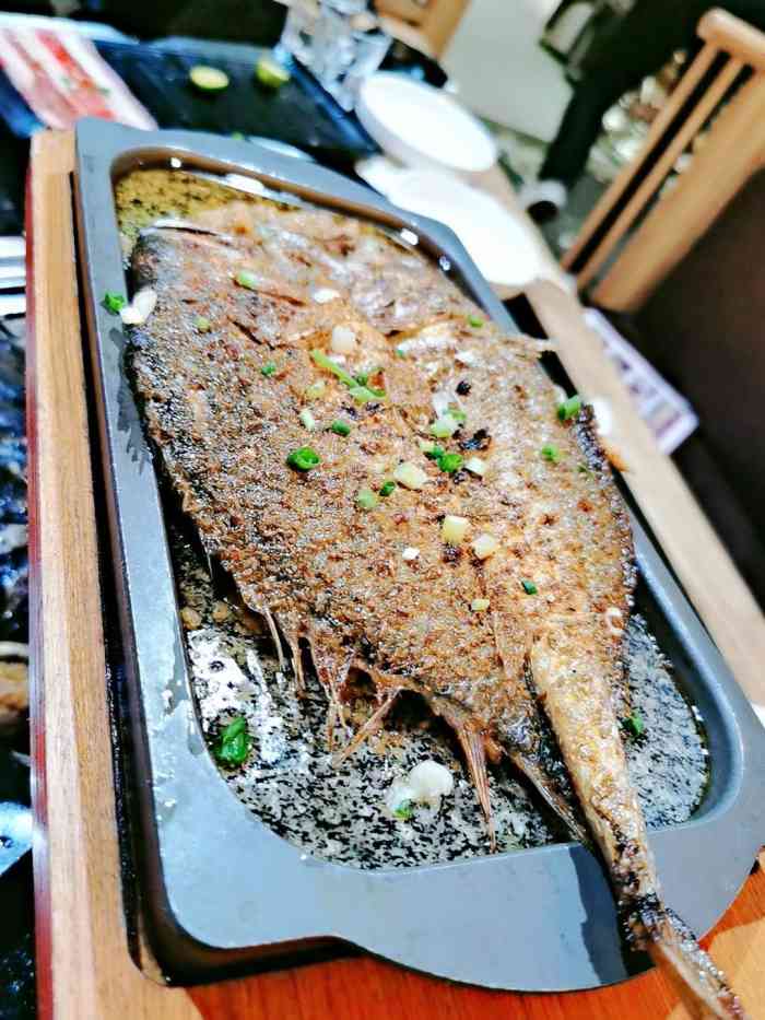 安东小黑牛烤肉(温州一店)-"[薄荷]环境: 16615招牌显眼,店面宽敞