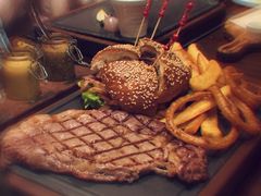 -恰餐厅及酒吧 CHAR Bar & Grill (北京丽都皇冠假日店)