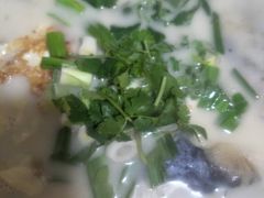 鱼头白汤-百味园土菜馆(迎宾东路店)