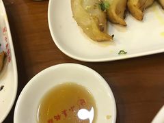 牛肉鍋貼-小姜锅贴(凤凰街店)