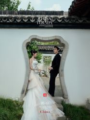 -雪中彩影婚纱摄影·微光艺术中心