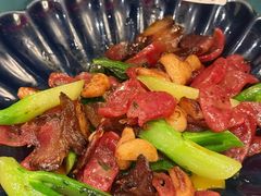 怀旧家乡腊味炒芥兰-誉八仙粤菜(万象天地店)