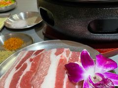 -围炉肉舍•炭烤活鳗•丹东海鲜烤肉(步行街店)