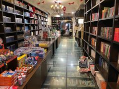 -钟书阁(松江泰晤士小镇店)