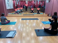 -威思丽高温瑜伽会馆