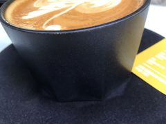 咖啡拿铁-彳亍咖啡·这里(水湾路店)