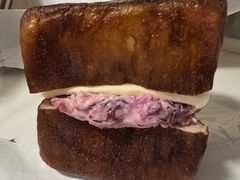 玫瑰芝士碱水吐司-PAOPAO Bakery&Café(港汇店)