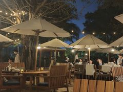 -三亚艾迪逊酒店·海滩烧烤 BARBACOA·现场乐队·浪漫晚餐·烧烤海鲜