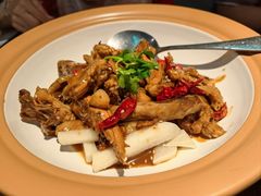 山茶油砂锅土鸡-吴氏老妈·23年家常菜(古城店)