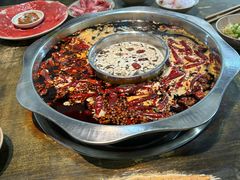 -渝嘴小老弟老火锅(华新村店)