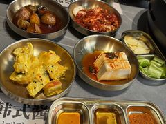 -草家酱蟹炭火烤肉店(珲春南路一店)