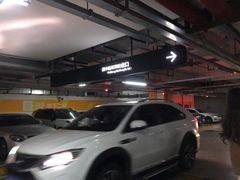 -万象城-停车场