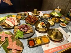 -草家酱蟹炭火烤肉店(珲春南路二店)